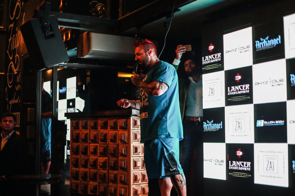 Kris Gethin on stage at the gym launch, South Delhi, 2015