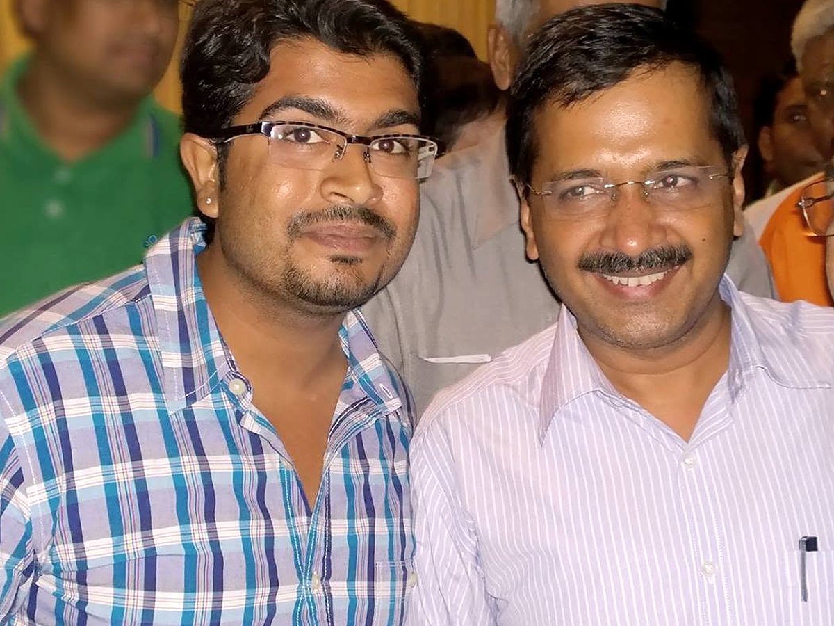 Lalit Verma with Arvind Kejriwal at the special screening of Kaun Kitne Paani Mein, Siri Fort Auditorium, Delhi, August 2015